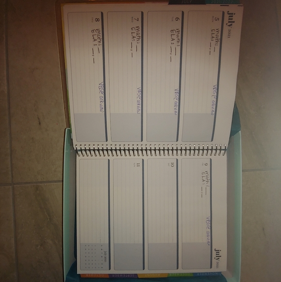 Erin Condren Lifeplanner - Picture 7 of 10